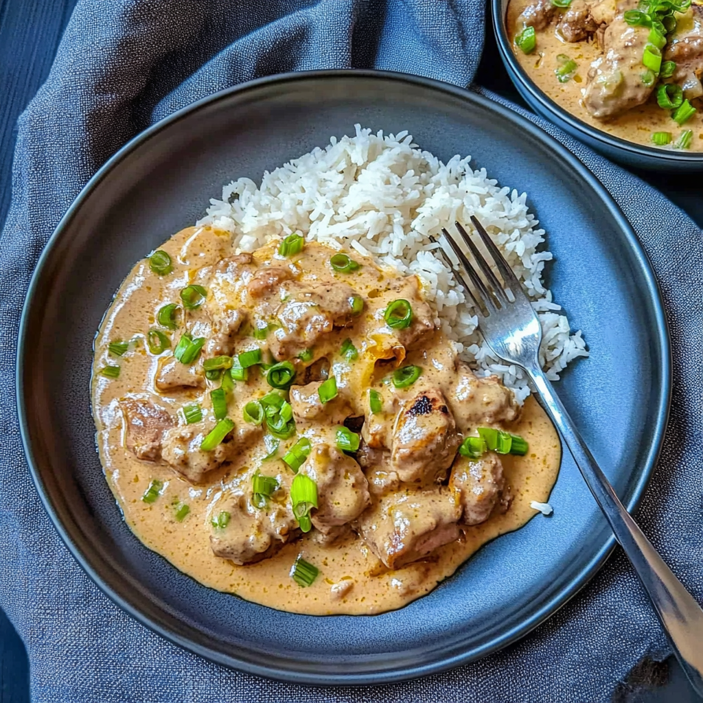 Verführerisches Gyrosgeschnetzeltes in Schmandsoße mit Reis