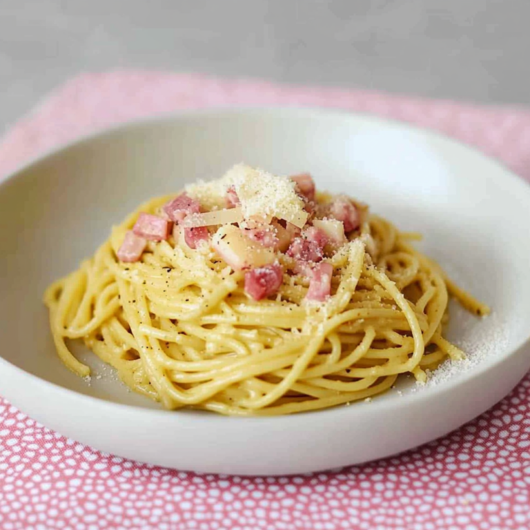 Cremige Spaghetti Carbonara mit Sahne: Einfach & Schnell!